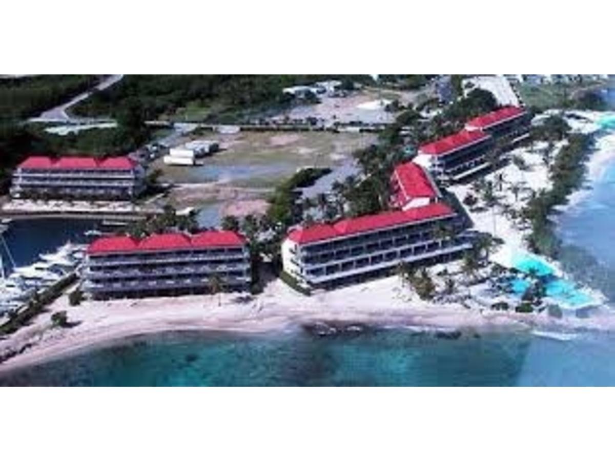 Luxury Beachfront - One Step To Sapphire Beach East End  Εξωτερικό φωτογραφία